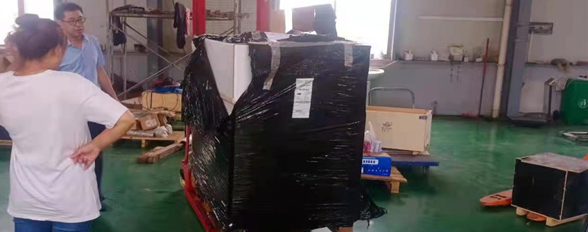 意大利注塑机配件上；〗谇骞